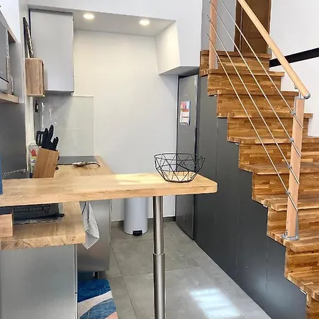 Appartement Loft Au Calme En Plein Centre De Golfe-juan *